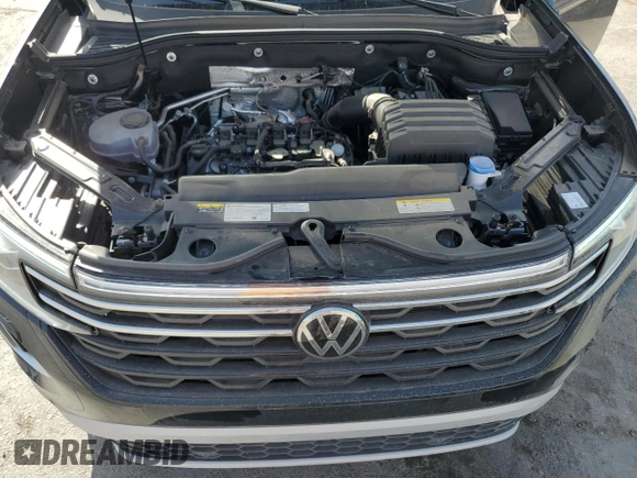 2024 Volkswagen Atlas Peak Edition SE with VIN 1V2CR2CA0RC556421, listed as a Copart auction lot 49862585 with 627 mi miles and Salvage title. Bid and sale history available at DreamBid. Image 12.