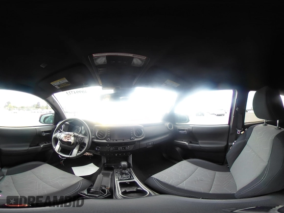 2020 Toyota Tacoma SR5 z VIN 3TMAZ5CN1LM139635, wystawiony jako IAAI lot #40994723 z przebiegiem 72 752 mil mil oraz . Historia ofert i sprzedaży dostępna na DreamBid. Obrazek 18.