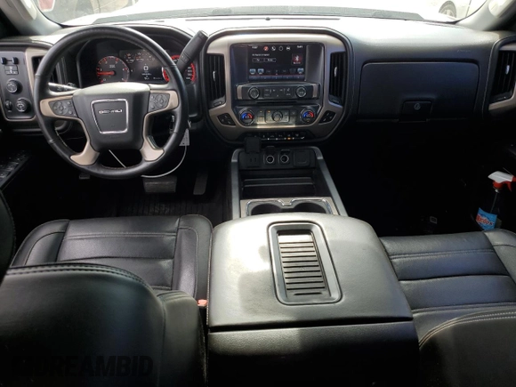 2016 GMC Sierra 3500HD Denali z VIN 1GT42YE84GF304755, wystawiony jako Copart lot #64882644 z przebiegiem 120 309 mil mil oraz Szkoda całkowita • Salvage title. Historia ofert i sprzedaży dostępna na DreamBid. Obrazek 8.