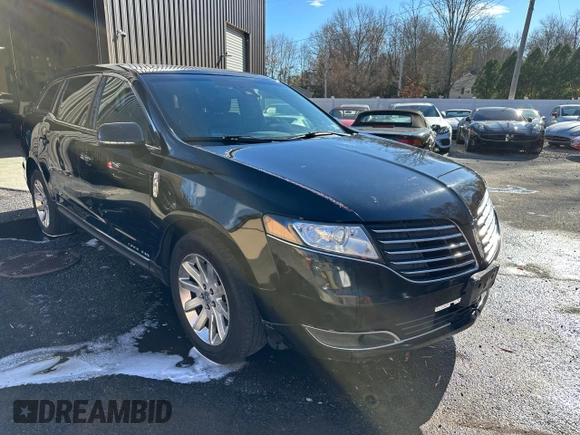 2018 Lincoln MKT with VIN 2LMHJ5NK6JBL02688, listed as a Copart auction lot 54199005 with 185,133 mi miles and Clean Title. Bid and sale history available at carsss.com. Image 1.