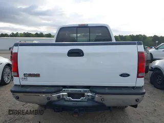 2006 Ford F-250 XL z VIN 1FTSW21Y06EC79422, wystawiony jako IAAI lot #41938490 z przebiegiem 172 623 mil mil oraz . Historia ofert i sprzedaży dostępna na DreamBid. Obrazek 17.