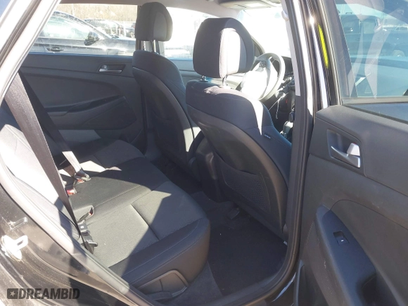 2016 Hyundai Tucson SE with VIN KM8J3CA41GU133962, listed as a IAAI auction lot 41634282 with 101,705 mi miles. Bid and sale history available at carsss.com. Image 8.