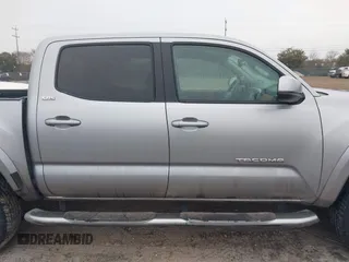 2017 Toyota Tacoma SR5 with VIN 5TFAZ5CN6HX030668, listed as a IAAI auction lot 41429982 with 92,565 mi miles and . Bid and sale history available at carsss.com. Image 13.