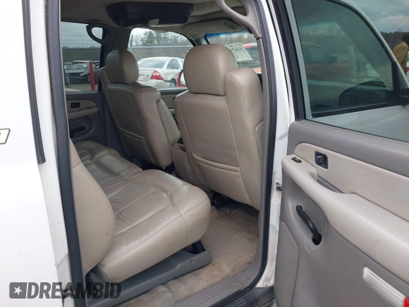 2002 Chevrolet Suburban Z71 with VIN 3GNFK16Z42G138355, listed as a IAAI auction lot 41691463 with 207,255 mi miles. Bid and sale history available at carsss.com. Image 8.