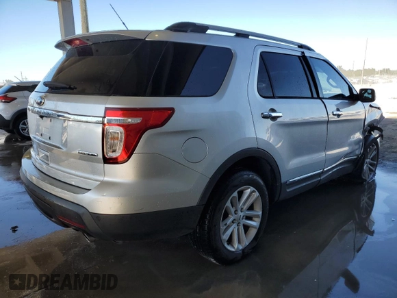 2013 Ford Explorer XLT with VIN 1FM5K7D82DGC23206, listed as a Copart auction lot 87704465 with 122,098 mi miles and Salvage Title. Bid and sale history available at carsss.com. Image 3.
