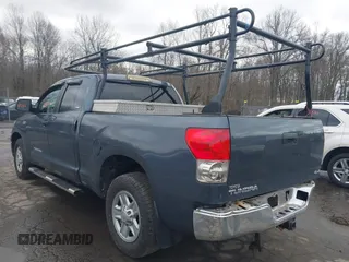 2008 Toyota Tundra z VIN 5TBBV54108S500025, wystawiony jako IAAI lot #41811354 z przebiegiem 131 142 mil mil oraz . Historia ofert i sprzedaży dostępna na DreamBid. Obrazek 3.