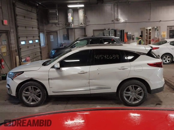 2019 Acura RDX w/Advance Pkg with VIN 5J8TC2H72KL016172, listed as a IAAI auction lot 41542639 with 105,104 mi miles. Bid and sale history available at carsss.com. Image 14.