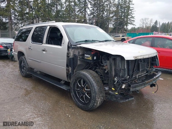 2008 Cadillac Escalade ESV with VIN 1GYFK668X8R111368, listed as a IAAI auction lot 41891439 with 190,293 mi miles. Bid and sale history available at carsss.com. Image 1.