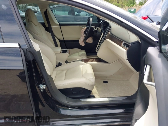 2017 Tesla Model S 60 z VIN 5YJSA1E13HF228486, wystawiony jako IAAI lot #42092686 z przebiegiem 78 089 mil mil oraz . Historia ofert i sprzedaży dostępna na DreamBid. Obrazek 5.