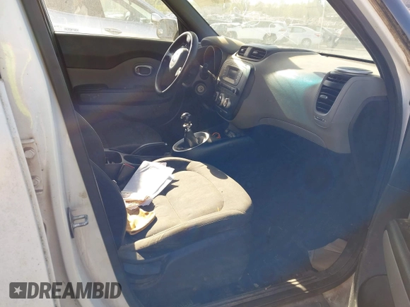 2015 Kia Soul with VIN KNDJN2A20F7808902, listed as a IAAI auction lot 42067299 with 156,908 mi miles. Bid and sale history available at carsss.com. Image 5.