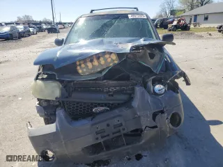 2005 Ford Escape XLT with VIN 1FMYU03145KC94313, listed as a Copart auction lot 49912025 with 206,139 mi miles and Salvage Title. Bid and sale history available at carsss.com. Image 5.