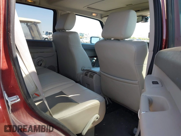 2008 Jeep Commander Limited with VIN 1J8HG58238C208510, listed as a IAAI auction lot 40289720 with 113,958 mi miles and . Bid and sale history available at DreamBid. Image 8.