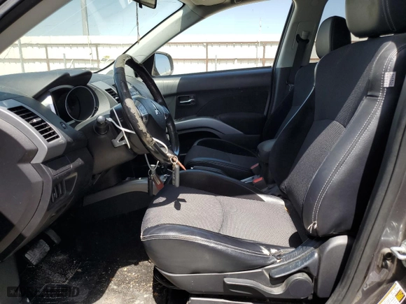 2011 Mitsubishi Outlander SE with VIN JA4AS3AW4BU023760, listed as a Copart auction lot 61493514 with 147,731 mi miles and Clean Title. Bid and sale history available at carsss.com. Image 7.