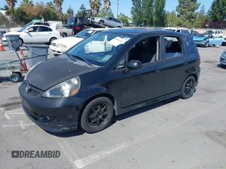 2007 Honda Fit Sport z VIN JHMGD38667S060679, wystawiony jako IAAI lot #42350102 z przebiegiem 253 595 mil mil oraz . Historia ofert i sprzedaży dostępna na DreamBid. Obrazek 2.