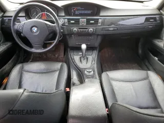2009 BMW 3 Series 328i xDrive z VIN WBAPK73539A454076, wystawiony jako Copart lot #49962565 z przebiegiem 319 544 mil mil oraz Czysty tytuł • Clean title. Historia ofert i sprzedaży dostępna na DreamBid. Obrazek 8.