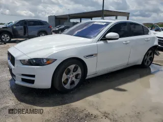 2017 Jaguar XE 25t z VIN SAJAR4BG0HA974273, wystawiony jako Copart lot #56631825 z przebiegiem 107 161 mil mil oraz Szkoda całkowita • Salvage title. Historia ofert i sprzedaży dostępna na DreamBid. Obrazek 1.