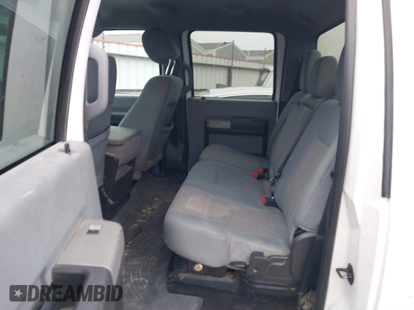 2014 Ford Super Duty F-250 SRW XL with VIN 1FT7W2B69EEB43193, listed as a IAAI auction lot 41463083 with 330,282 mi miles. Bid and sale history available at carsss.com. Image 20.