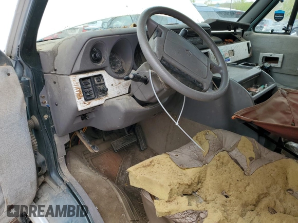 1995 Dodge Cargo z VIN 2B6HB21Y1SK517777, wystawiony jako Copart lot #54085494 z przebiegiem 210 624 mil mil oraz Nie do naprawy • Non repairable. Historia ofert i sprzedaży dostępna na DreamBid. Obrazek 8.