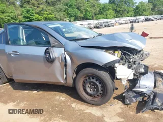 2013 Mazda 3 i SV z VIN JM1BL1TF6D1730226, wystawiony jako IAAI lot #42050567 z przebiegiem Nie podano mil oraz . Historia ofert i sprzedaży dostępna na DreamBid. Obrazek 17.