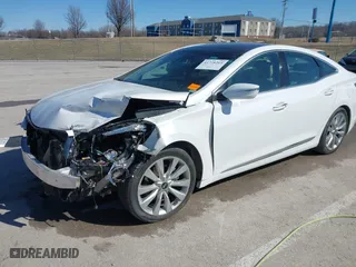 2017 Hyundai Azera Limited with VIN KMHFH4JG4HA581008, listed as a IAAI auction lot 41728265 with 94,976 mi miles. Bid and sale history available at carsss.com. Image 18.