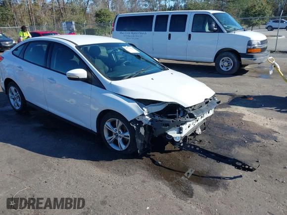 2013 Ford Focus SE with VIN 1FADP3F29DL178636, listed as a IAAI auction lot 40982395 with 1 mi miles. Bid and sale history available at carsss.com. Image 1.