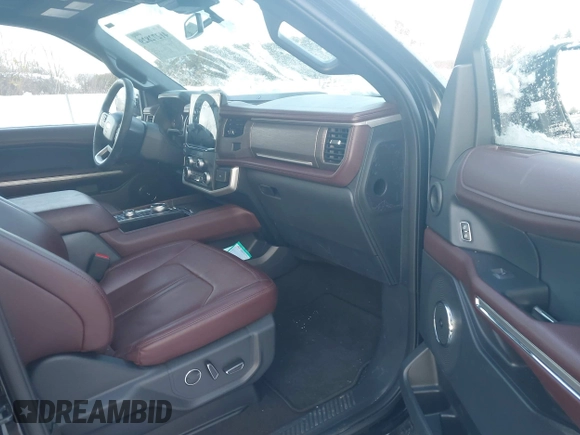 2024 Ford Expedition Limited with VIN 1FMJU2A81REA09620, listed as a IAAI auction lot 41272829 with 34,217 mi miles. Bid and sale history available at carsss.com. Image 5.