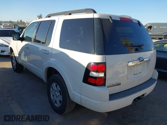 2008 Ford Explorer XLT z VIN 1FMEU63E68UB36363, wystawiony jako IAAI lot #41655419 z przebiegiem 139 448 mil mil oraz . Historia ofert i sprzedaży dostępna na DreamBid. Obrazek 3.