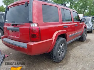 2006 Jeep Commander with VIN 1J8HG48K36C318982, listed as a IAAI auction lot 42344756 with 203,838 mi miles and . Bid and sale history available at DreamBid. Image 4.