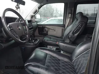 2019 GMC Savana Cargo z VIN 1GTW7BFG8K1335817, wystawiony jako IAAI lot #41035273 z przebiegiem 72 656 mil mil oraz . Historia ofert i sprzedaży dostępna na DreamBid. Obrazek 5.