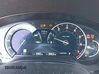 2019 BMW 5 Series 540i с VIN WBAJE5C5XKWW20300, выставлен на аукционе IAAI как лот 42139380 с пробегом 32 802 миль миль и . История ставок и продаж доступна на DreamBid. Изображение 7.