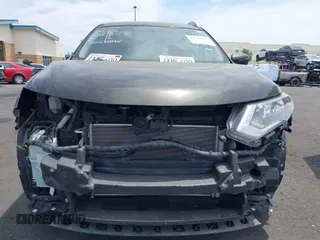 2017 Nissan Rogue SV z VIN KNMAT2MT5HP526512, wystawiony jako IAAI lot #42349293 z przebiegiem 93 620 mil mil oraz . Historia ofert i sprzedaży dostępna na DreamBid. Obrazek 13.