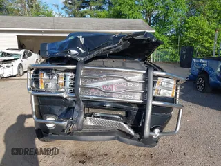 2013 GMC Sierra 2500HD Denali z VIN 1GT125E81DF112691, wystawiony jako IAAI lot #42220356 z przebiegiem 173 260 mil mil oraz . Historia ofert i sprzedaży dostępna na DreamBid. Obrazek 12.