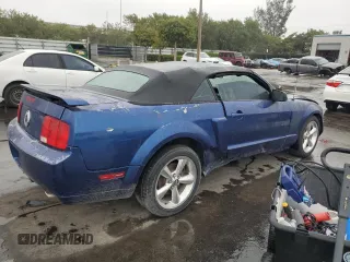 2007 Ford Mustang GT Deluxe with VIN 1ZVFT85H275365353, listed as a Copart auction lot 42509375 with 154,153 mi miles and Salvage Title. Bid and sale history available at DreamBid. Image 3.