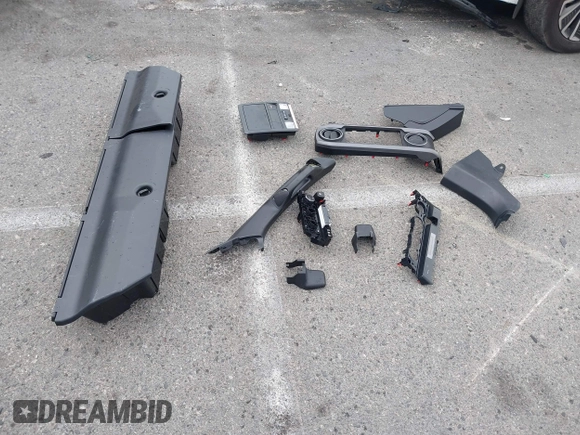 2023 Toyota Tacoma SR с VIN 3TMCZ5AN3PM649180, выставлен на аукционе IAAI как лот 42418511 с пробегом 11 275 миль миль и . История ставок и продаж доступна на DreamBid. Изображение 11.