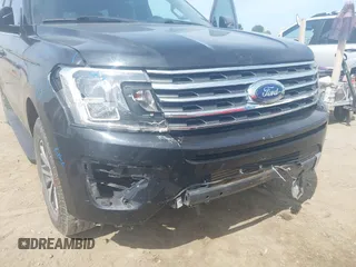 2019 Ford Expedition XLT with VIN 1FMJU1HT5KEA84864, listed as a IAAI auction lot 40174691 with 119,758 mi miles. Bid and sale history available at carsss.com. Image 17.