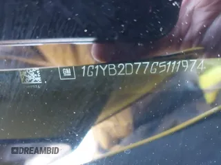2016 Chevrolet Corvette 1LT z VIN 1G1YB2D77G5111974, wystawiony jako IAAI lot #42134341 z przebiegiem 28 287 mil mil oraz . Historia ofert i sprzedaży dostępna na DreamBid. Obrazek 9.