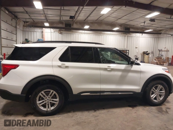 2022 Ford Explorer XLT z VIN 1FMSK8DH4NGB05636, wystawiony jako IAAI lot #42211545 z przebiegiem 55 366 mil mil oraz . Historia ofert i sprzedaży dostępna na DreamBid. Obrazek 14.
