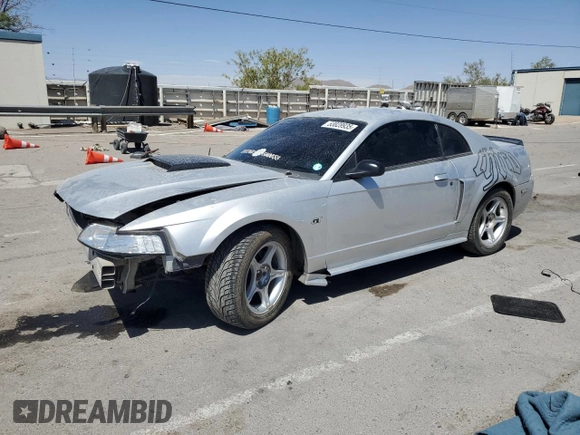 2001 Ford Mustang GT Deluxe z VIN 1FAFP42X61F165305, wystawiony jako Copart lot #53828935 z przebiegiem 175 538 mil mil oraz Szkoda całkowita • Salvage title. Historia ofert i sprzedaży dostępna na DreamBid. Obrazek 1.