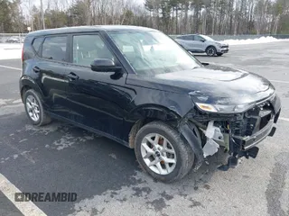 2020 Kia Soul S with VIN KNDJ23AU2L7014639, listed as a IAAI auction lot 41710687 with 99,590 mi miles. Bid and sale history available at carsss.com. Image 1.
