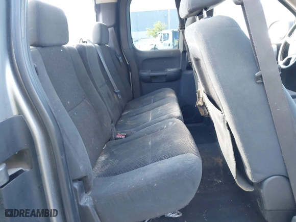 2007 Chevrolet Silverado 1500 LT w/1LT with VIN 1GCEC19J07E580345, listed as a IAAI auction lot 40884974 with 277,971 mi miles. Bid and sale history available at carsss.com. Image 8.