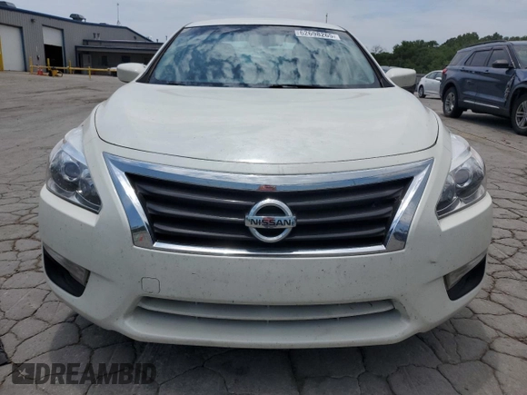 2015 Nissan Altima 2.5 with VIN 1N4AL3AP3FN331231, listed as a Copart auction lot 62698265 with 191,260 mi miles and Clean title. Bid and sale history available at DreamBid. Image 5.