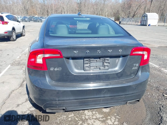 2015 Volvo S60 T5 Premier with VIN YV1612TB3F2315107, listed as a IAAI auction lot 41911081 with 121,149 mi miles. Bid and sale history available at carsss.com. Image 17.