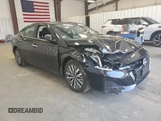 2025 Nissan Altima SV z VIN 1N4BL4DV6SN381202, wystawiony jako Copart lot #59273895 z przebiegiem 3 383 mil mil oraz Czysty tytuł • Clean title. Historia ofert i sprzedaży dostępna na DreamBid. Obrazek 4.