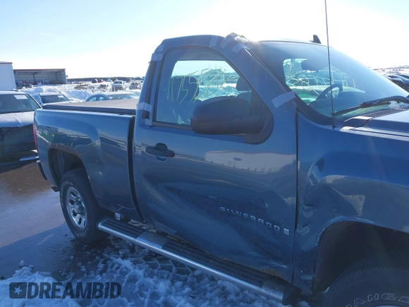 2008 Chevrolet Silverado 1500 1LT with VIN 1GCEK14088Z280290, listed as a IAAI auction lot 41755583 with 65,056 mi miles and . Bid and sale history available at DreamBid. Image 6.