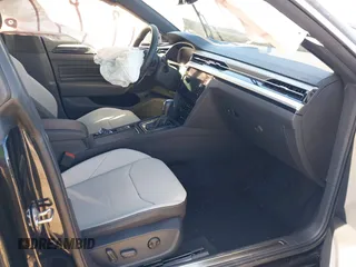 2022 Volkswagen Arteon SE R-Line с VIN WVWSR7ANXNE009669, выставлен на аукционе IAAI как лот 41689538 с пробегом 26 914 миль миль и . История ставок и продаж доступна на DreamBid. Изображение 5.
