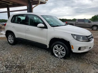 2013 Volkswagen Tiguan S with VIN WVGAV3AX2DW620818, listed as a Copart auction lot 53974985 with 135,075 mi miles and Salvage title. Bid and sale history available at DreamBid. Image 4.