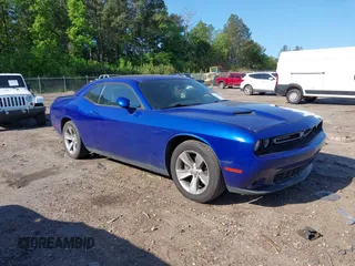 2019 Dodge Challenger SXT z VIN 2C3CDZAG1KH668765, wystawiony jako IAAI lot #41962688 z przebiegiem 54 180 mil mil oraz . Historia ofert i sprzedaży dostępna na DreamBid. Obrazek 1.