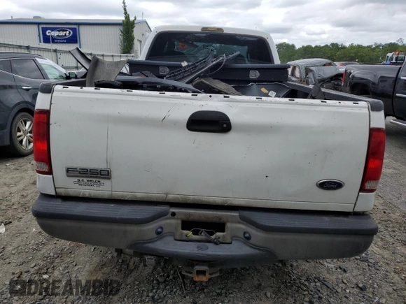 2007 Ford F-250 XL z VIN 1FTSW20527EA23209, wystawiony jako Copart lot #68862344 z przebiegiem Nie podano mil oraz Szkoda całkowita • Salvage title. Historia ofert i sprzedaży dostępna na DreamBid. Obrazek 6.