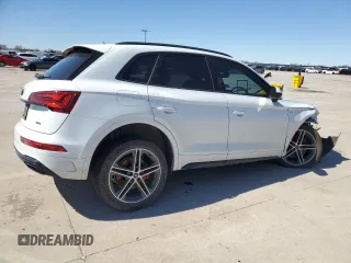 2024 Audi Q5 S line Premium Plus with VIN WA1E2AFY5R2005452, listed as a Copart auction lot 47797665 with 12,735 mi miles and Salvage title. Bid and sale history available at DreamBid. Image 3.