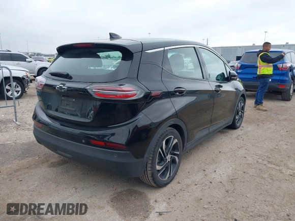 2023 Chevrolet Bolt EV 2LT z VIN 1G1FX6S02P4143467, wystawiony jako IAAI lot #41607322 z przebiegiem 95 398 mil mil oraz . Historia ofert i sprzedaży dostępna na DreamBid. Obrazek 4.